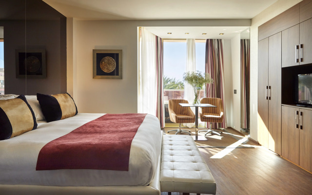Sir Anthony Hotel