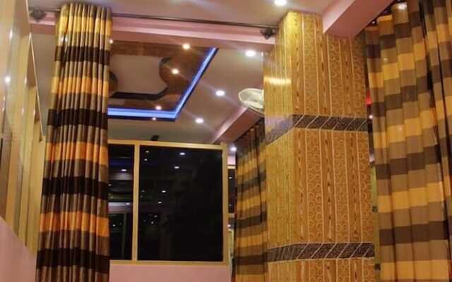 Hotel Red Sun And Restaurant