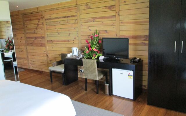 Aga Reef Resort and Spa