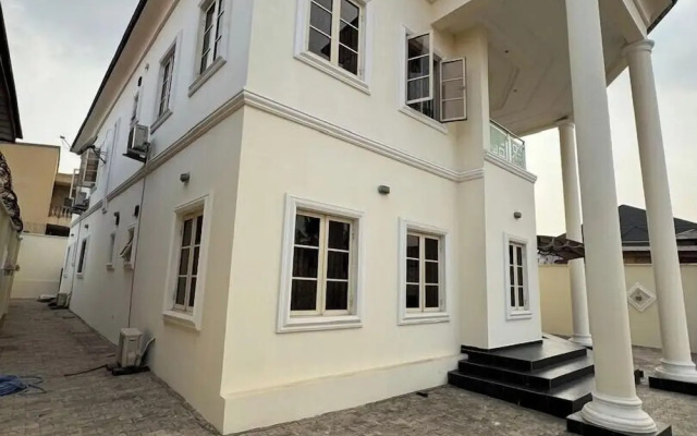 The Breeze Apartment