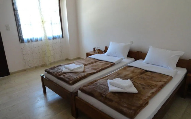 Santa Maria Studios & Apartments