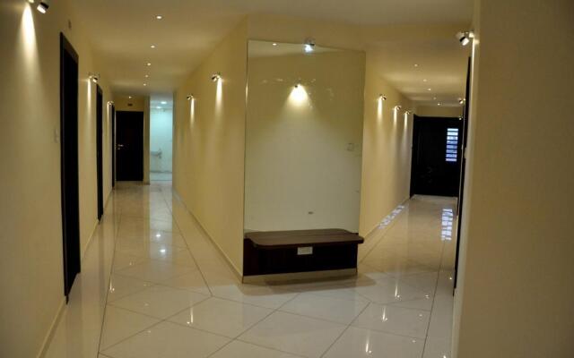 Shivdhara Hotel & Residence
