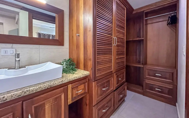 Cozy Apartment Close to the Beach