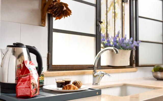 Modern-Rustic Haven in the City by Sea N Rent