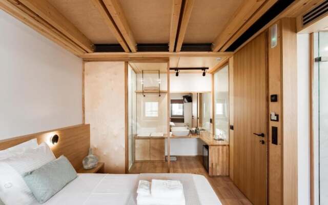 Thallos the Boutique