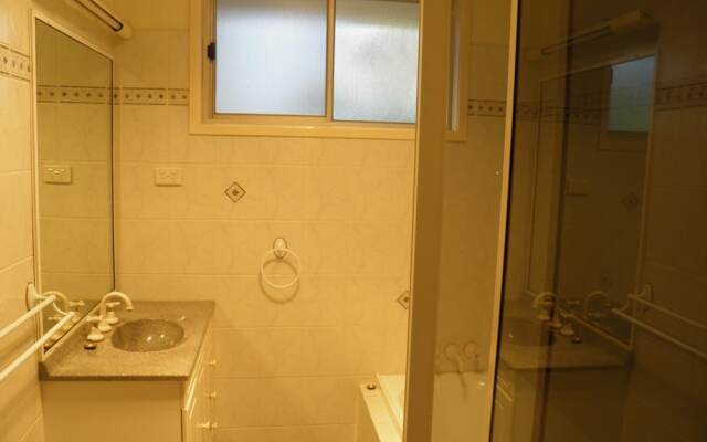 Verona Road, 08, Pelicans Perch