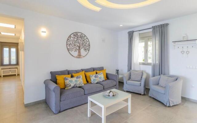 Casa Jacaranda El Gastor by Ruralidays