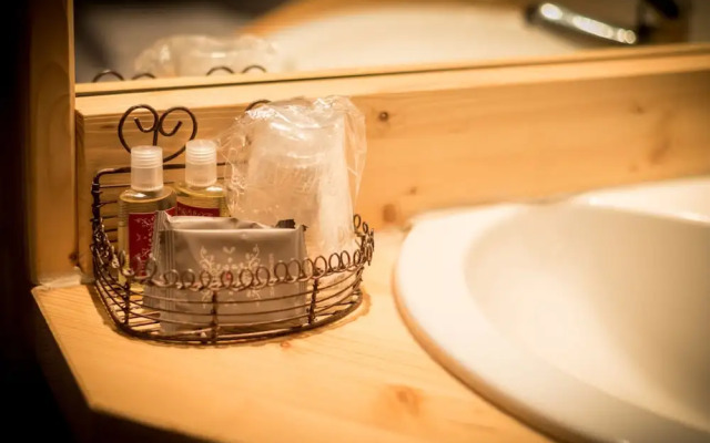Montana Chalet Hotel