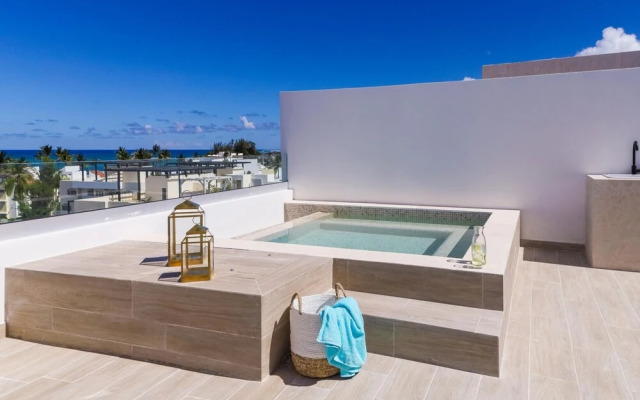 Gorgeous Terrific Roof Terrace With Private Picuzzi