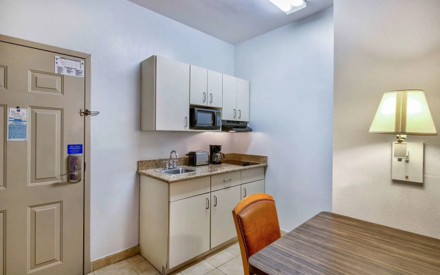 OYO Townhouse Beaumont Medical Center Area