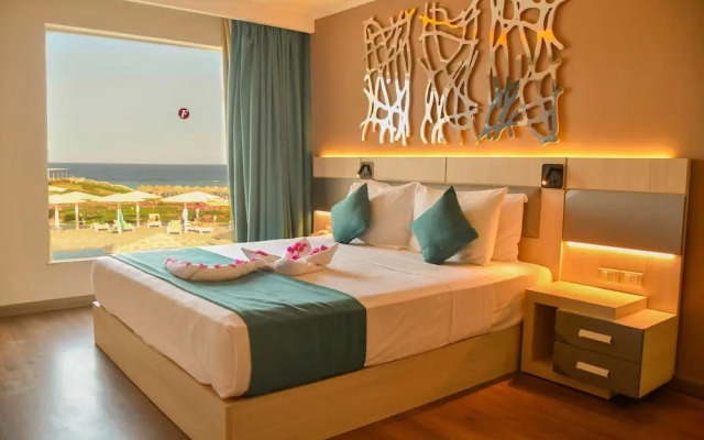Sirena Beach Resort  Spa