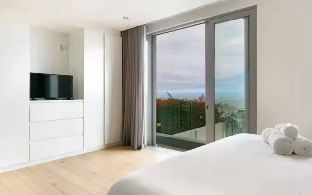 Deluxe Luxury 2 Bedroom Apartment, Seapoint
