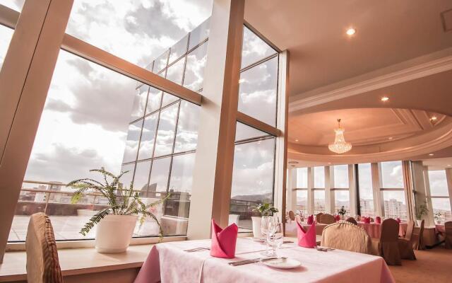 Chinggis Khaan Hotel