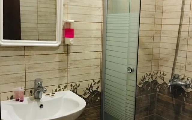 Revan Hotel