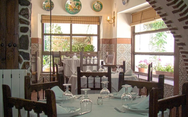 Hostal - Restaurante Emilia