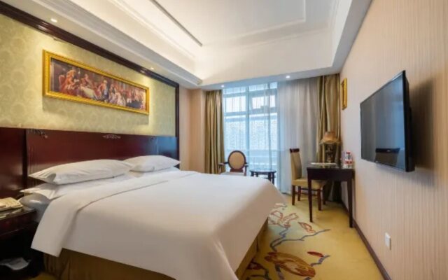 Vienna Classic Hotel (Kunshan Zhangpu Yindu Commercial Plaza)