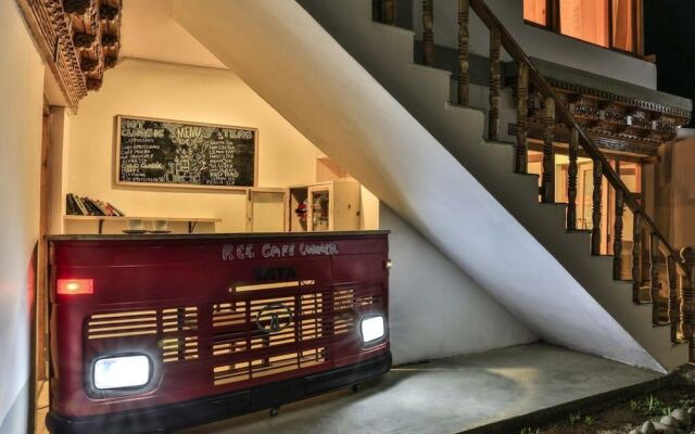Ree Hostel By Raybo