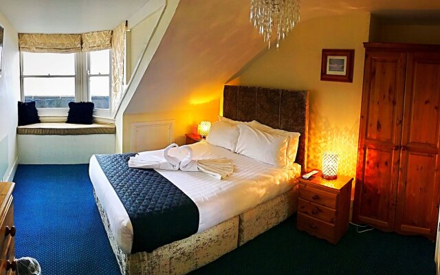 Marina Court Hotel