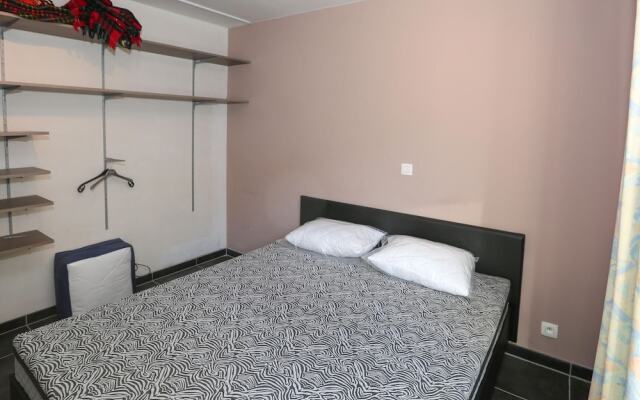 Sleek Stay by the Sea