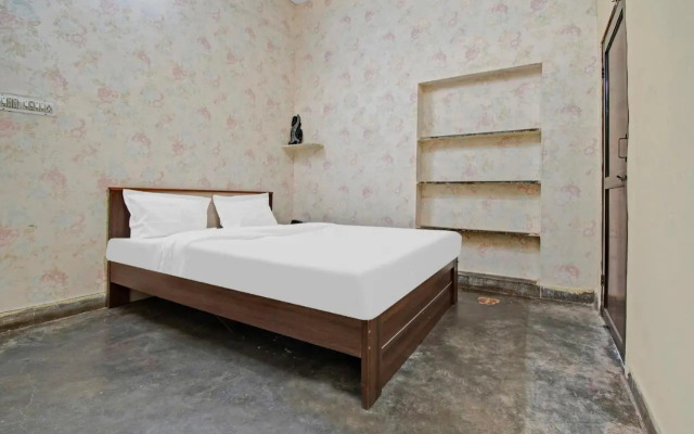 OYO Flagship 70280 Hotel Raj Baag