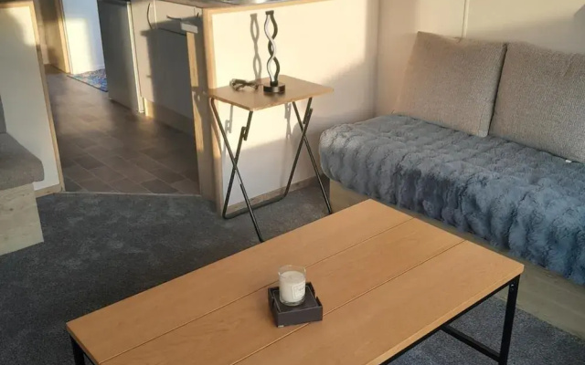 3 Bed-sleeps 6-pets-parking-5 Min to Beach