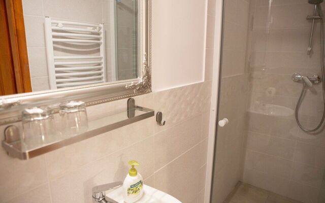 Hunyadi Panzió- Apartmanház
