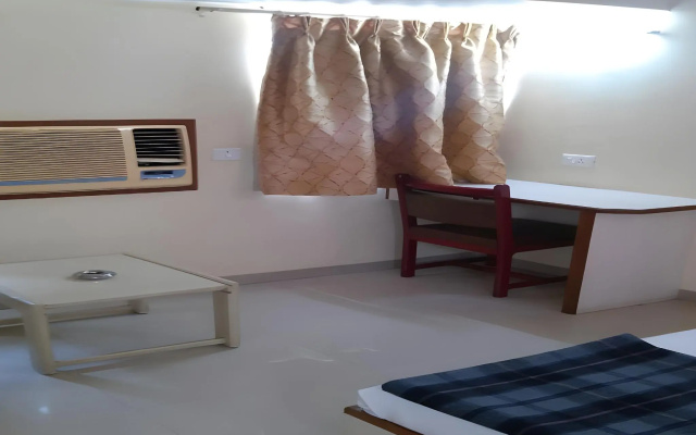 Oyo 11543 Hotel Panchsheel – Guest Rooms – Vadodara
