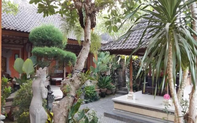 Desak Putu Putra Homestay