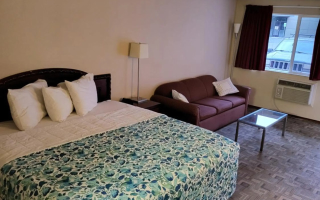 Smokey Point Motor Inn
