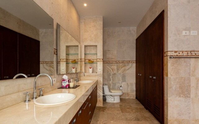 Amazing 6BR 2Pools - Sundeck & BBQ