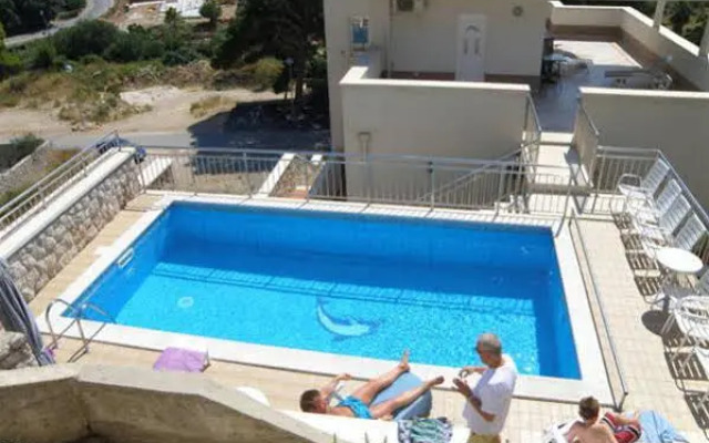 Villa Borna Apartments