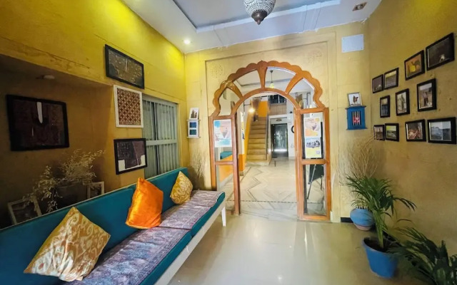 Jaisalmer Hostel Crowd
