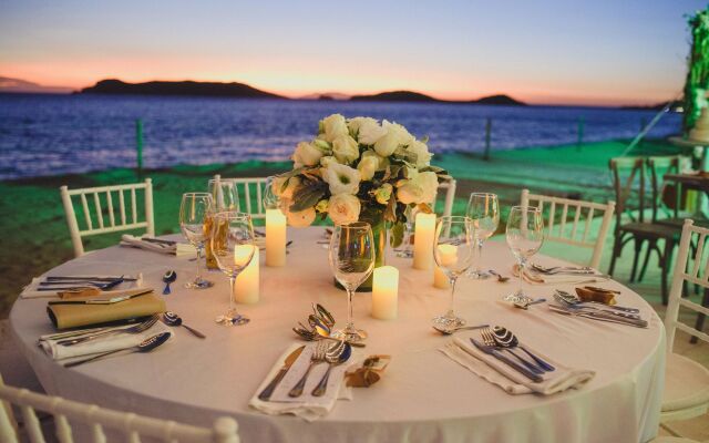 San Carlos Plaza Hotel, Beach & Convention Center
