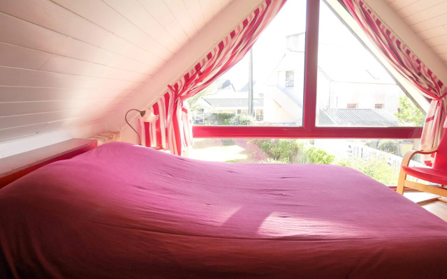 Stone House in Lilia Near Ile Vierge Lighthouse