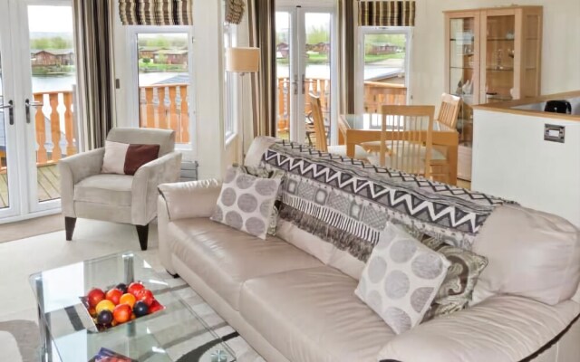 Lake Vista Lodge