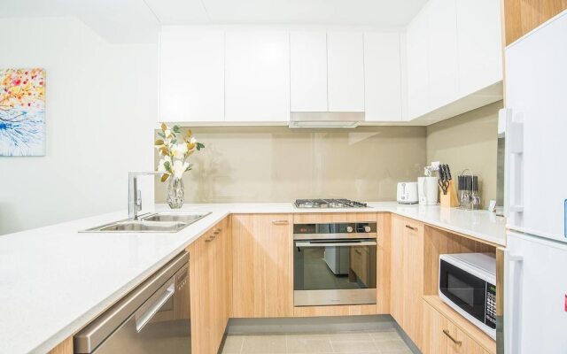 Modern And Chic Apartment Next To Parramatta Station