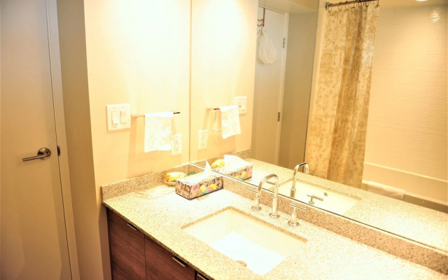 Brand New 1bdr 1den Condo in Vancouver