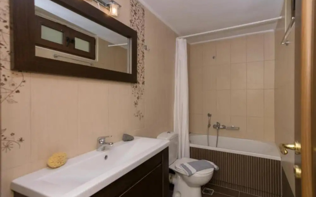 George s Poet Maisonette