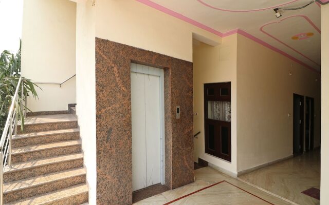 OYO 14161 Hotel ASDR