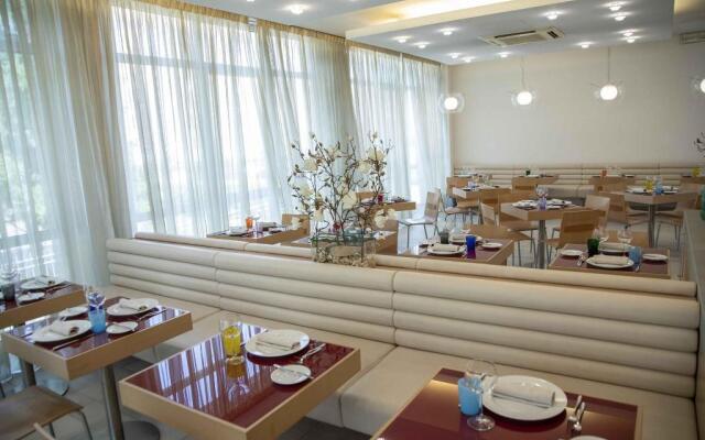 Hotel Remilia Ex Ramada Emilia