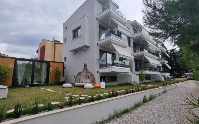 Ikies suties 3 luxury apartements by the sea