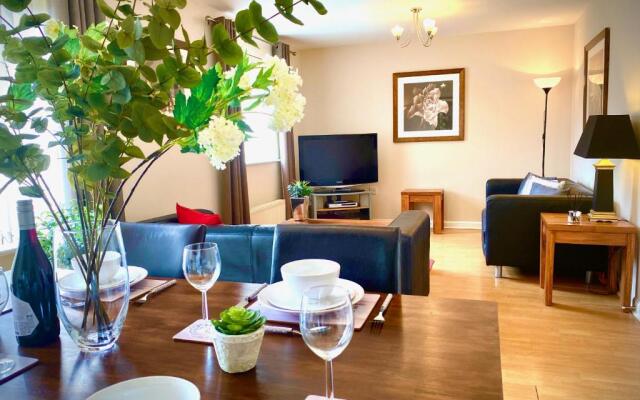 Aylesbury Contractor & Staycation Home