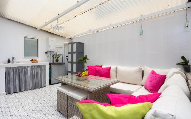 Home2Book Elegance City Center Apartment