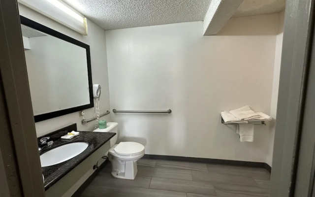 Days Inn By Wyndham Decatur Southeast