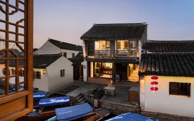 Yueyue Space Homestay (Zhouzhuang Ancient Town)