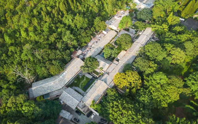 Yaojia Waterfall Village Resort