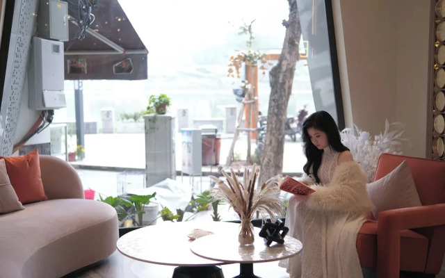 iRest Signature Ba Dinh Lakeside
