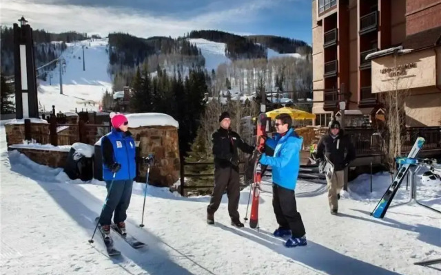 Ski In, Ski Out Studio Condo in the Heart of Lionshead Village with Hot Tubs and Pool