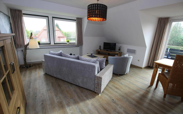 Apartment, Tating in Tating