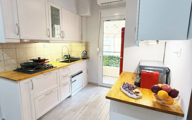 Athenian Petralona Suite